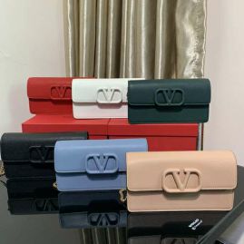 Picture of Valentino Lady Handbags _SKUfw125464668fw